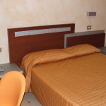hotel-la-locanda-del-cavaliere-camera-matrimoniale-01