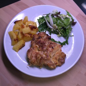 Cosciotto di Pollo disossato a Bistecca con patate al forno ed insalata